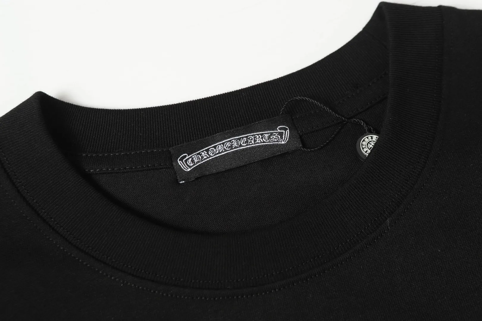 P180 Chrome Hearts] Fabric: 100% cotton Chrome Hearts* Chrome Hearts uses 300g double yarn fabric, 1*1 Solona rib, imported digital white ink front and rear direct injection superimposed printing patch embroidery process, more advanced, loose version, same style for men and women Color: Black White Size: XS S M L